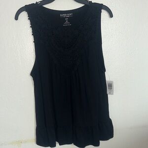 torrid Black Sleeveless Crochet Yoke Tank